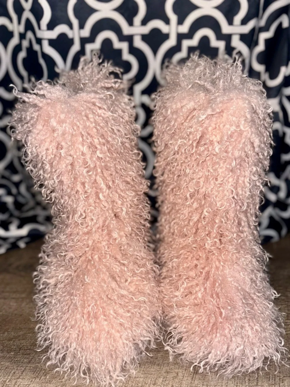 Soft Pink Faux Fur Boots | Aesthetic Cozy Winter | Size 7.5 Baby Pink NIB - Picture 3 of 9